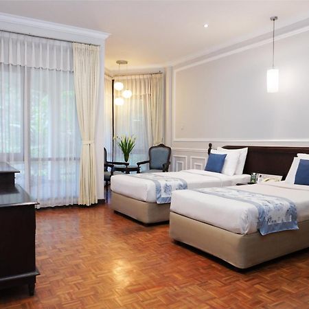 Puteri Gunung Hotel Лембанг Екстериор снимка