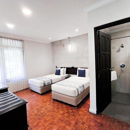 Puteri Gunung Hotel Лембанг Екстериор снимка
