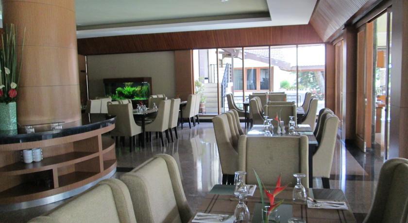 Puteri Gunung Hotel Лембанг Екстериор снимка