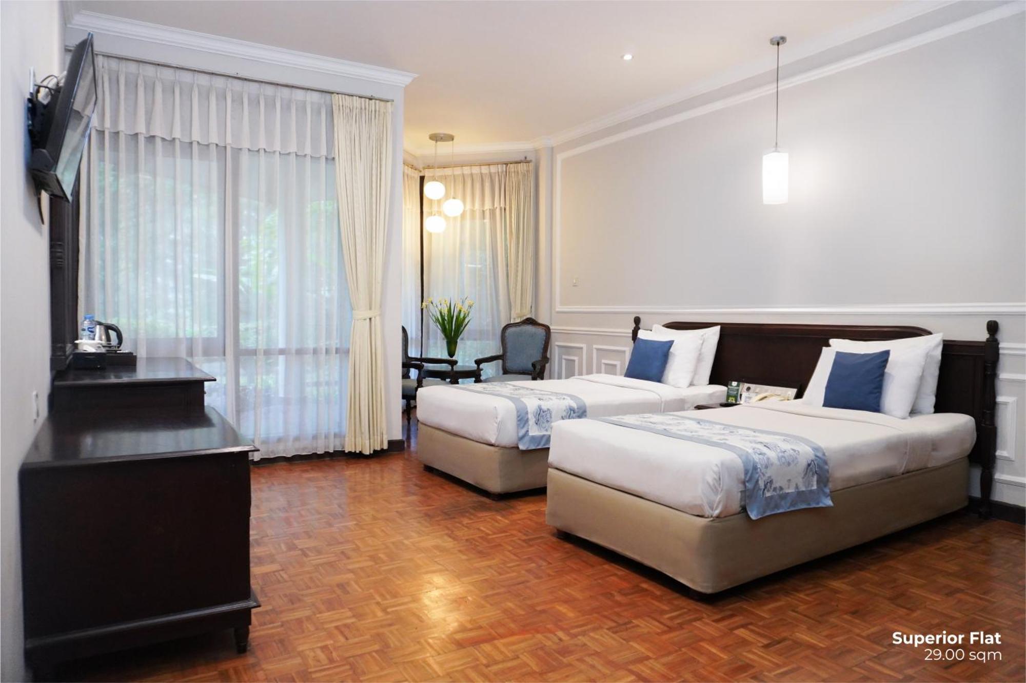 Puteri Gunung Hotel Лембанг Екстериор снимка
