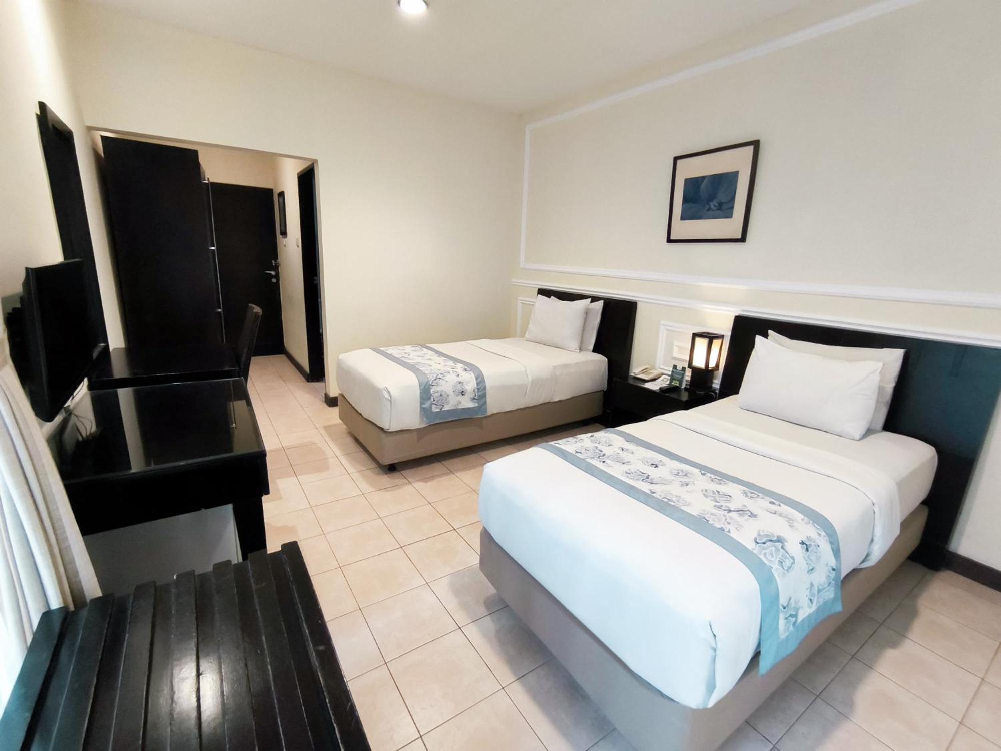 Puteri Gunung Hotel Лембанг Екстериор снимка