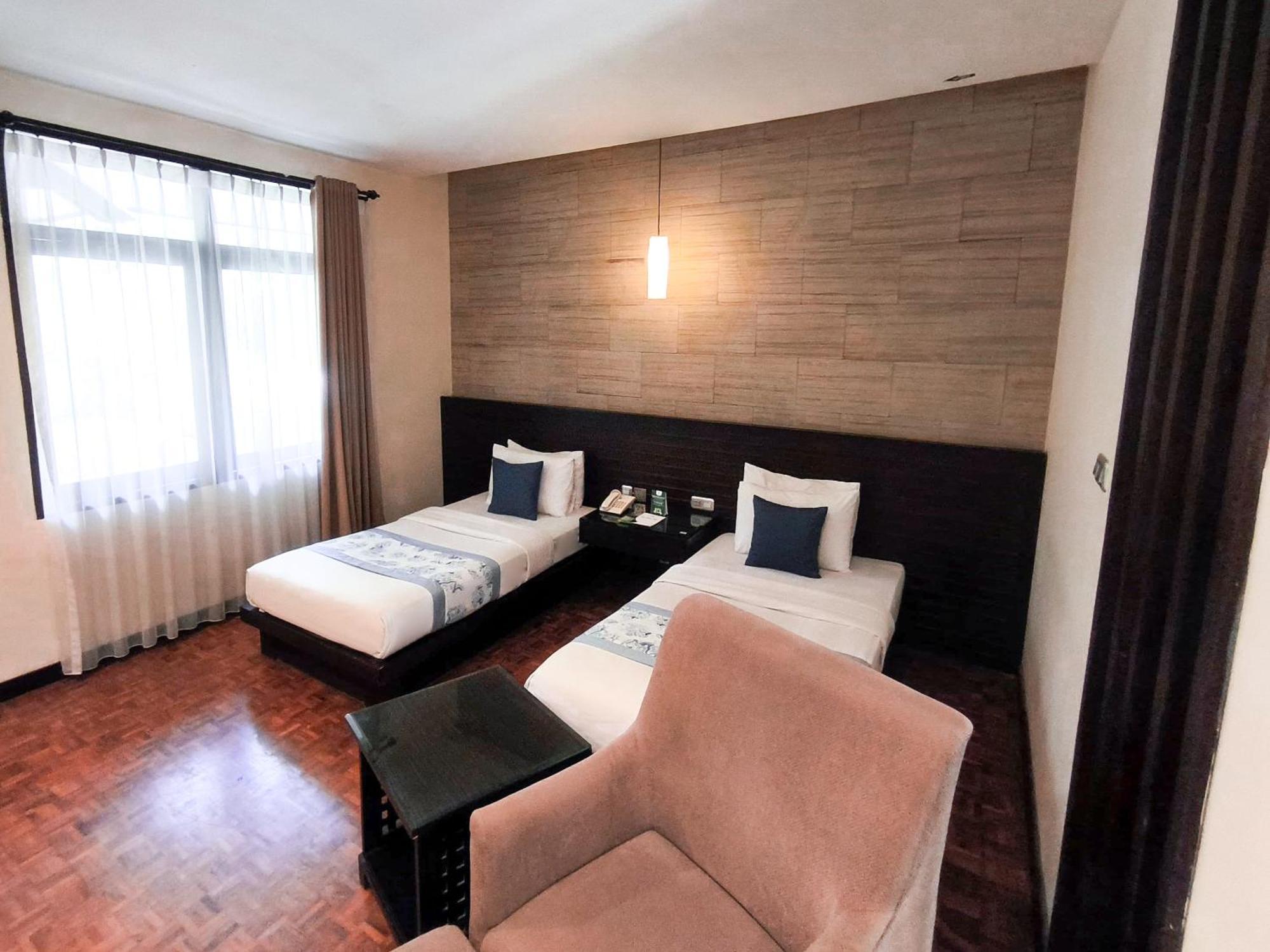 Puteri Gunung Hotel Лембанг Екстериор снимка