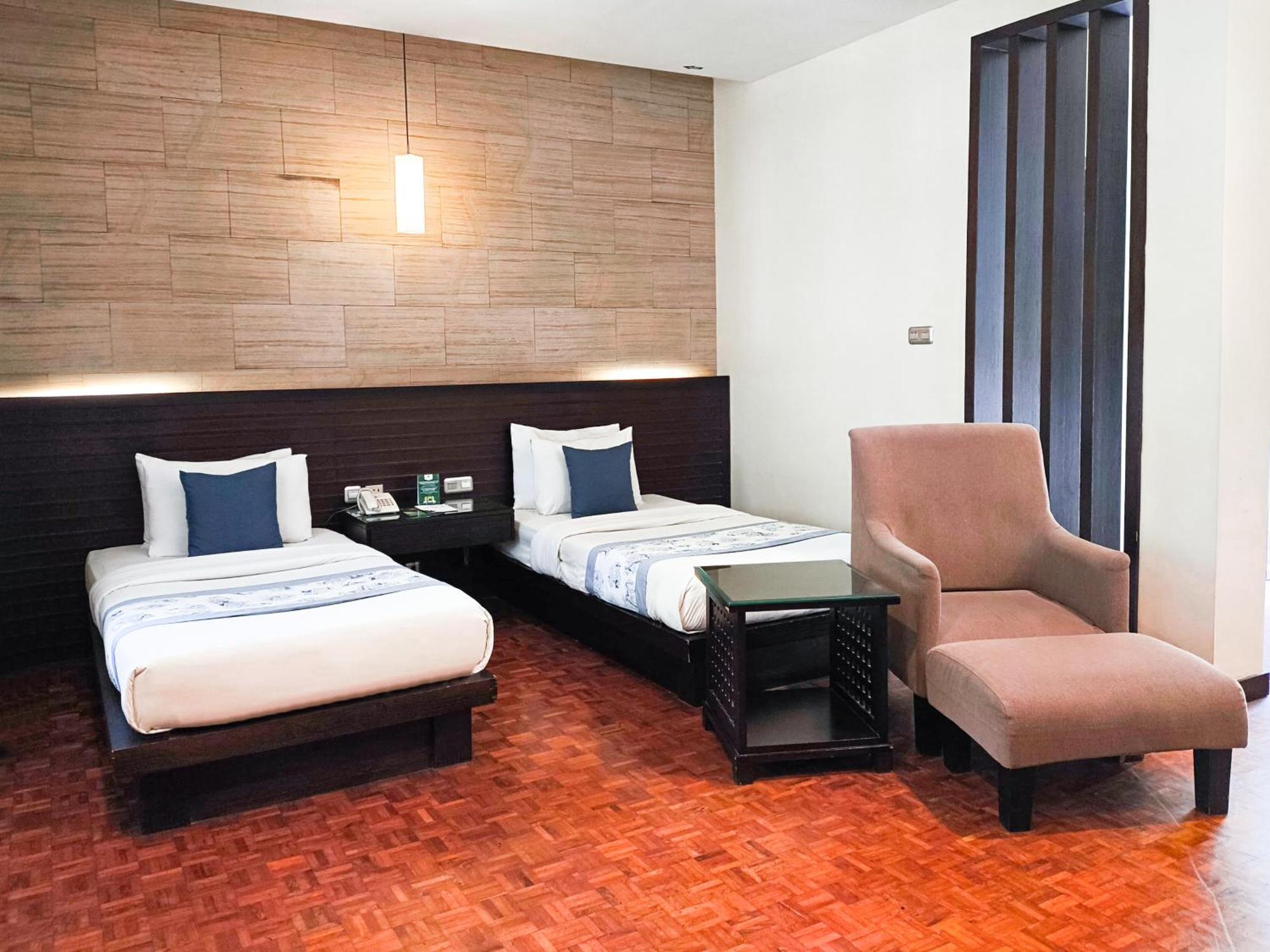 Puteri Gunung Hotel Лембанг Екстериор снимка