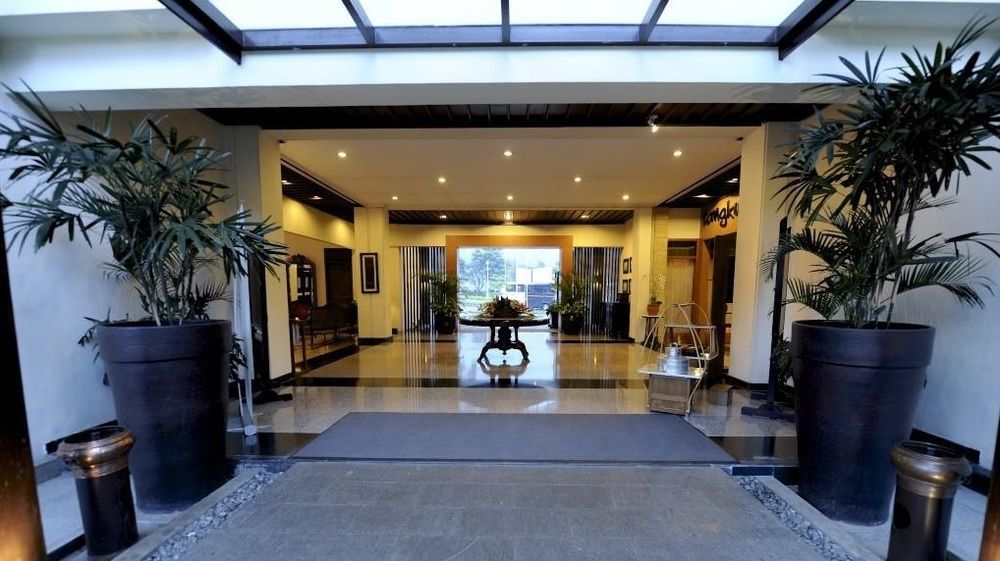 Puteri Gunung Hotel Лембанг Екстериор снимка
