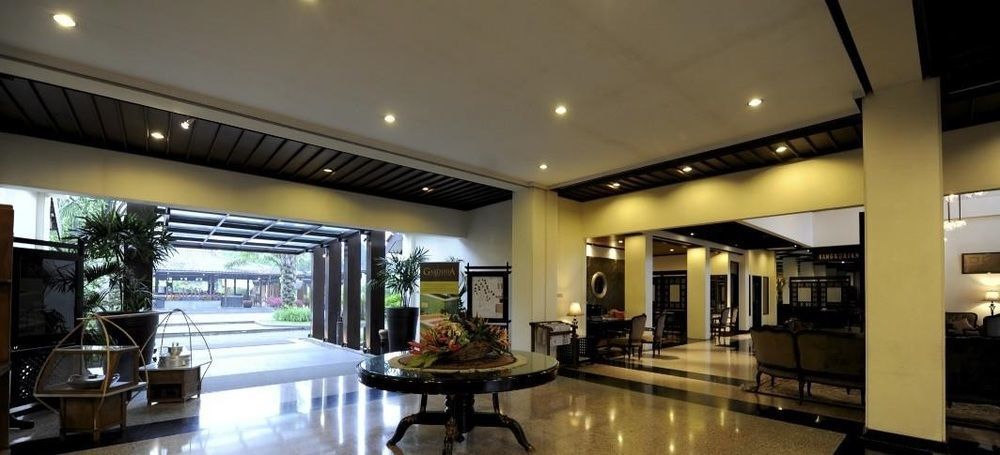 Puteri Gunung Hotel Лембанг Екстериор снимка