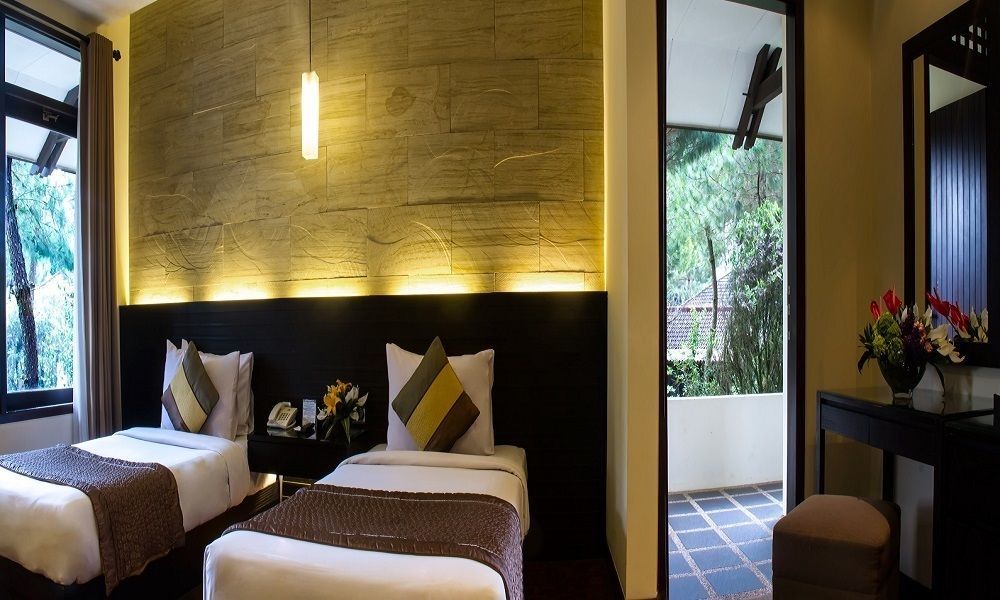 Puteri Gunung Hotel Лембанг Екстериор снимка