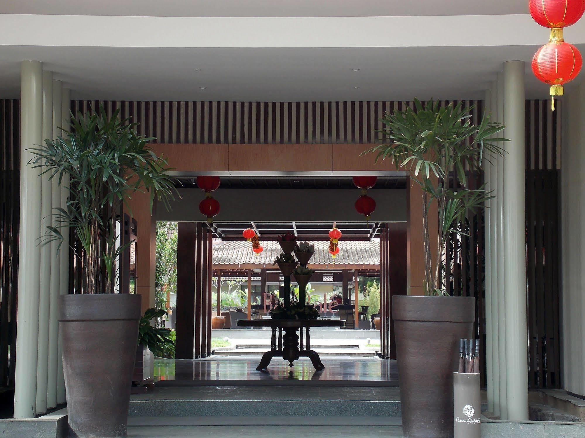 Puteri Gunung Hotel Лембанг Екстериор снимка
